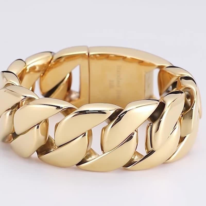 Neues Vergoldetes Modisches Herrenarmband Aus Titan Neues Vergoldetes Modisches Herrenarmband Aus Titan
