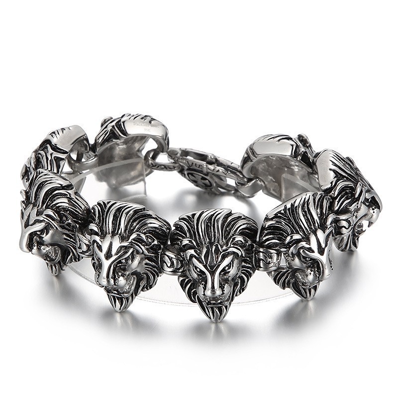 Titanarmband Mit Löwenkopf Als Alternatives Wildtier Titanarmband Mit Löwenkopf Als Alternatives Wildtier