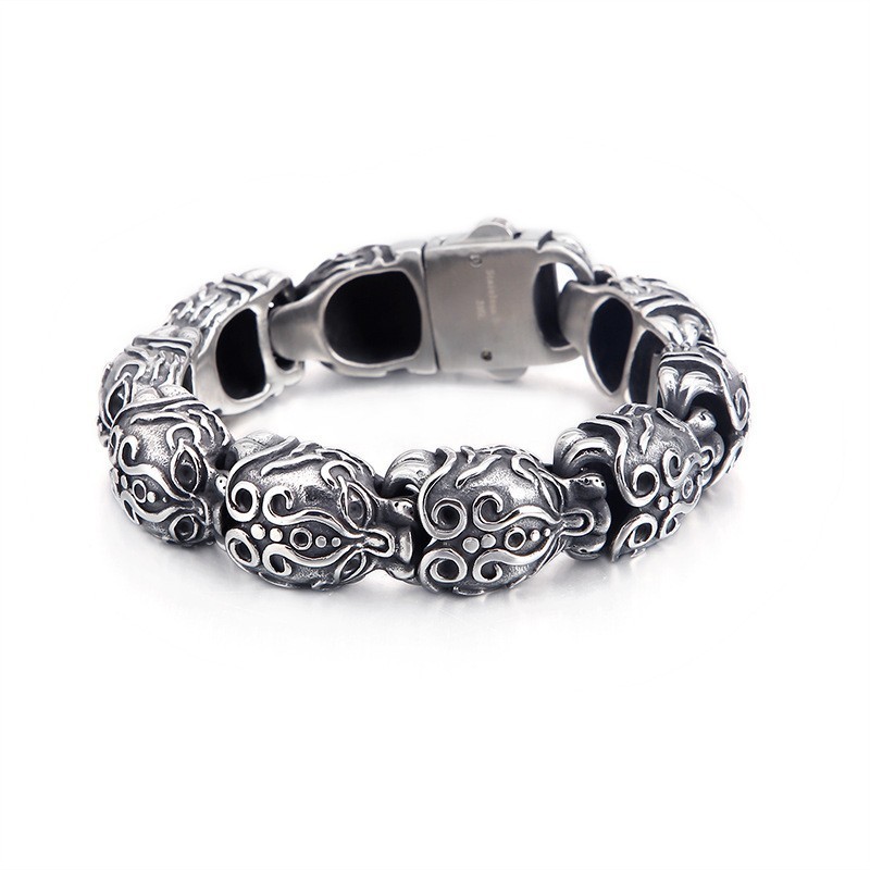 Titanarmband Mit Totenkopf Und Gekreuzten Knochen Titanarmband Mit Totenkopf Und Gekreuzten Knochen
