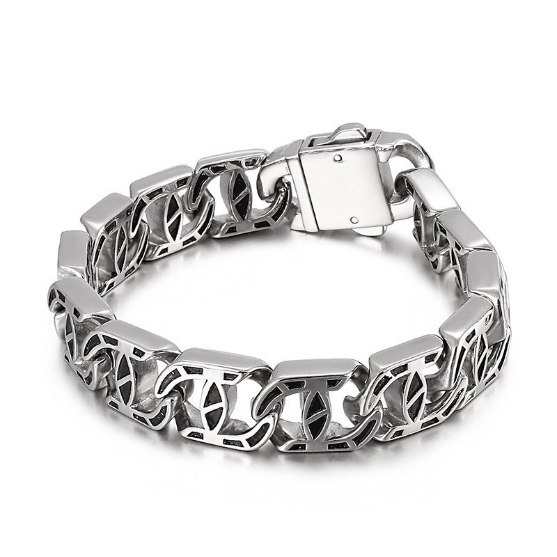 Schickes Herren-Armband Mit Casting-Charm Aus Titan Schickes Herren-Armband Mit Casting-Charm Aus Titan