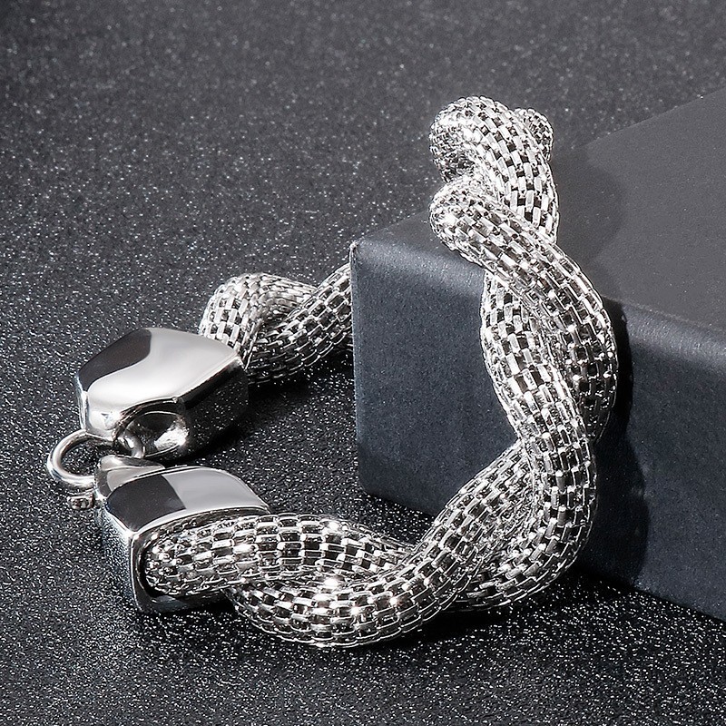 Titan-Kettenarmband Mit Schlangenknochen Für Herren Titan-Kettenarmband Mit Schlangenknochen Für Herren
