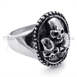 Titanring Mit Drei Totenköpfen