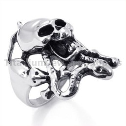 Titanring Mit Schlangenschädel