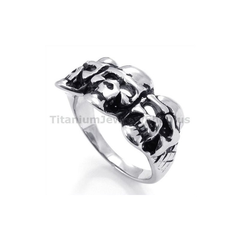 Titanring Mit Drei Totenköpfen Titanring Mit Drei Totenköpfen