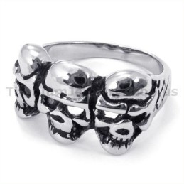Titanring Mit Drei Totenköpfen