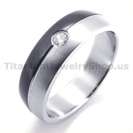 Schwarzer Titanring Mit Diamant