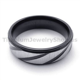 Schwarzer Titanring Mit Diamant