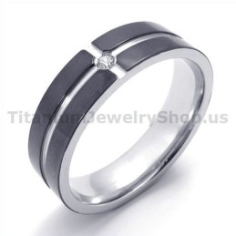 Schwarzer Titanring Mit Diamant