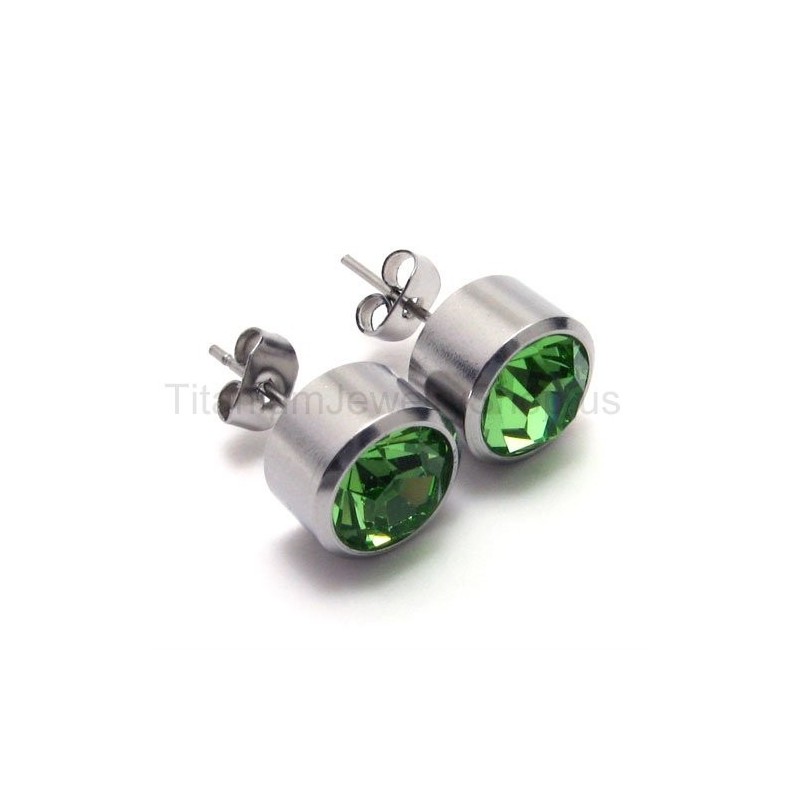 Silberne Tank-Titan-Ohrringe Mit Grünen Diamanten Silberne Tank-Titan-Ohrringe Mit Grünen Diamanten