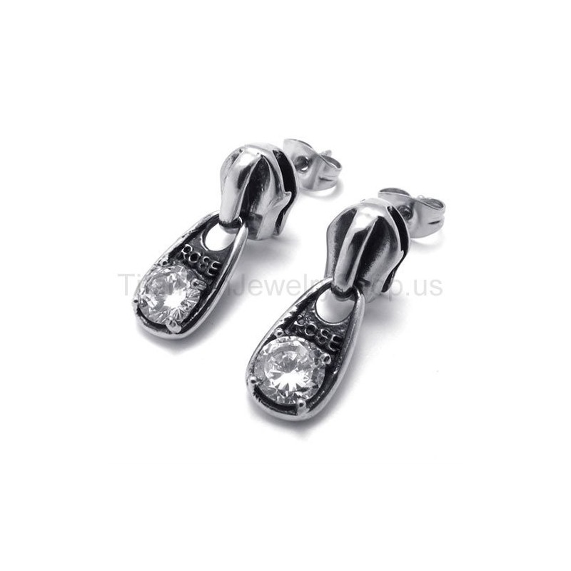Retro-Ohrringe Aus Titan Mit Weißen Diamanten Retro-Ohrringe Aus Titan Mit Weißen Diamanten