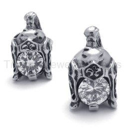 Helm Retro Titan Mit Diamantohrringen