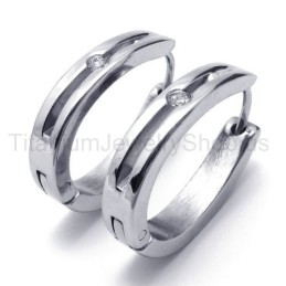 Elegante Ohrringe Aus Silber Mit Eingelegten Diamanten Aus Titan