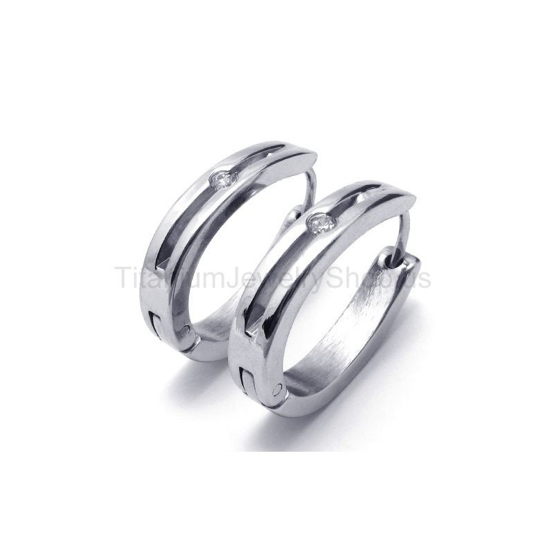 Elegante Ohrringe Aus Silber Mit Eingelegten Diamanten Aus Titan Elegante Ohrringe Aus Silber Mit Eingelegten Diamanten Aus Titan