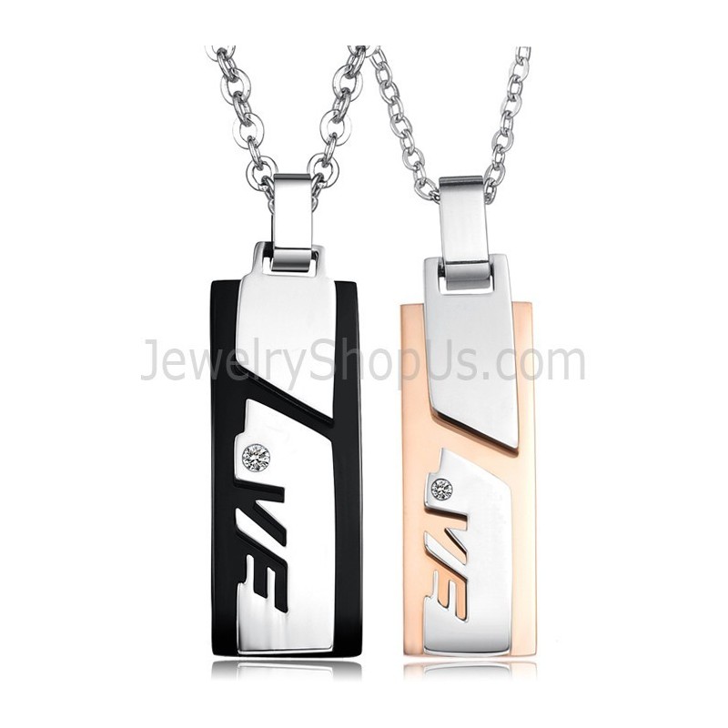 Rechteckige Anhänger „Love“ Aus Titan In Roségold Und Schwarz Mit Strasssteinen Und Kostenlosen Ketten C511 Rechteckige Anhänger „Love“ Aus Titan In Roségold Und Schwarz Mit Strasssteinen Und Kostenlosen Ketten C511