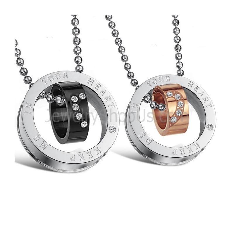 Titan-Ringe In Roségold Und Schwarz „Keep Me In Your Heart“ Für Verliebte, Anhänger Mit Strasssteinen Und Kostenlosen Ketten C67 Titan-Ringe In Roségold Und Schwarz „Keep Me In Your Heart“ Für Verliebte, Anhänger Mit Strasssteinen Und Kostenlosen Ketten C67