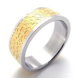 Gold-Titan-Ring
