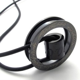 Schwarzer Ring Titan Anhänger