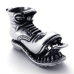 Titan-Anhänger Mit Kaputtem Schuh