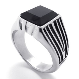 Edelstein-Titanring