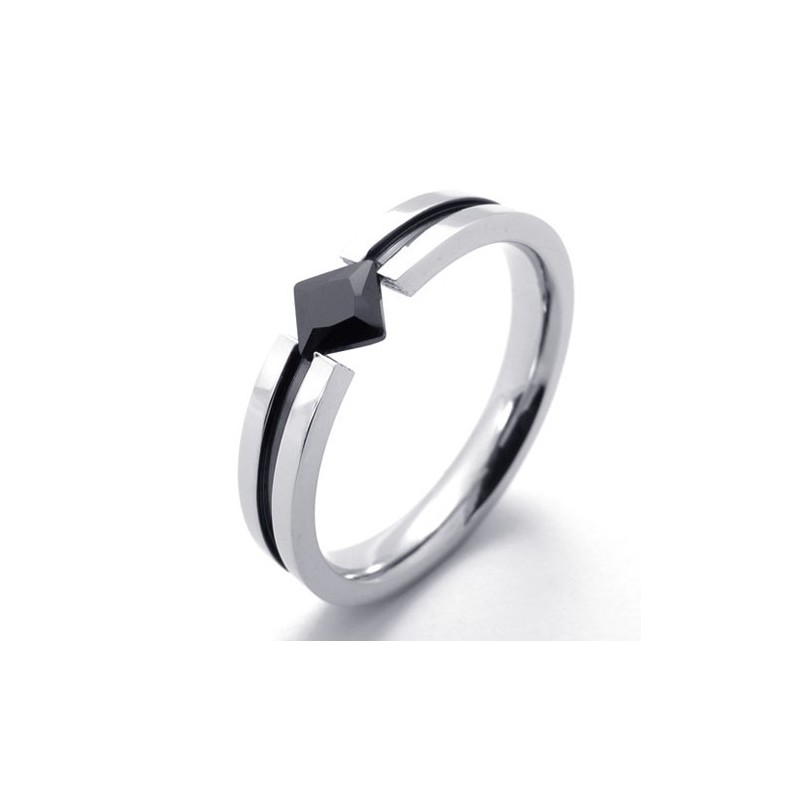 Modischer Titanring Mit Schwarzem Edelstein