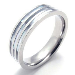 Drei Ringe Polierter Titanring
