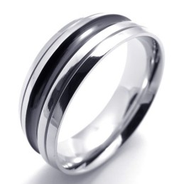 Titanring Mit Schwarzem Akzent