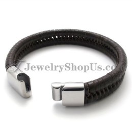 Elegantes Braunes Titan Mit Lederarmband
