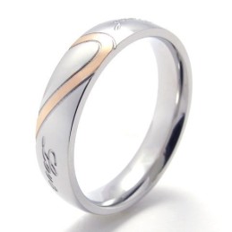 Wunderschönes Design Farbbrillanz Hochwertiger Titanring
